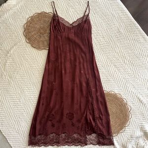 [SOLD] WILFRED | Lace Floral Dress *New*